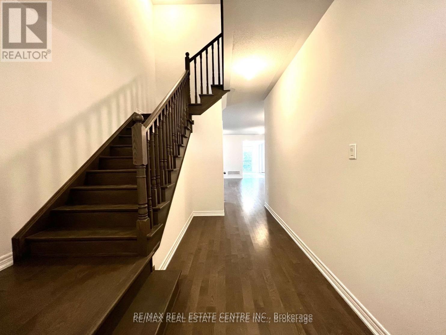 214 Chippewa Avenue, Shelburne, Ontario  L9V 3Y3 - Photo 3 - X12117643