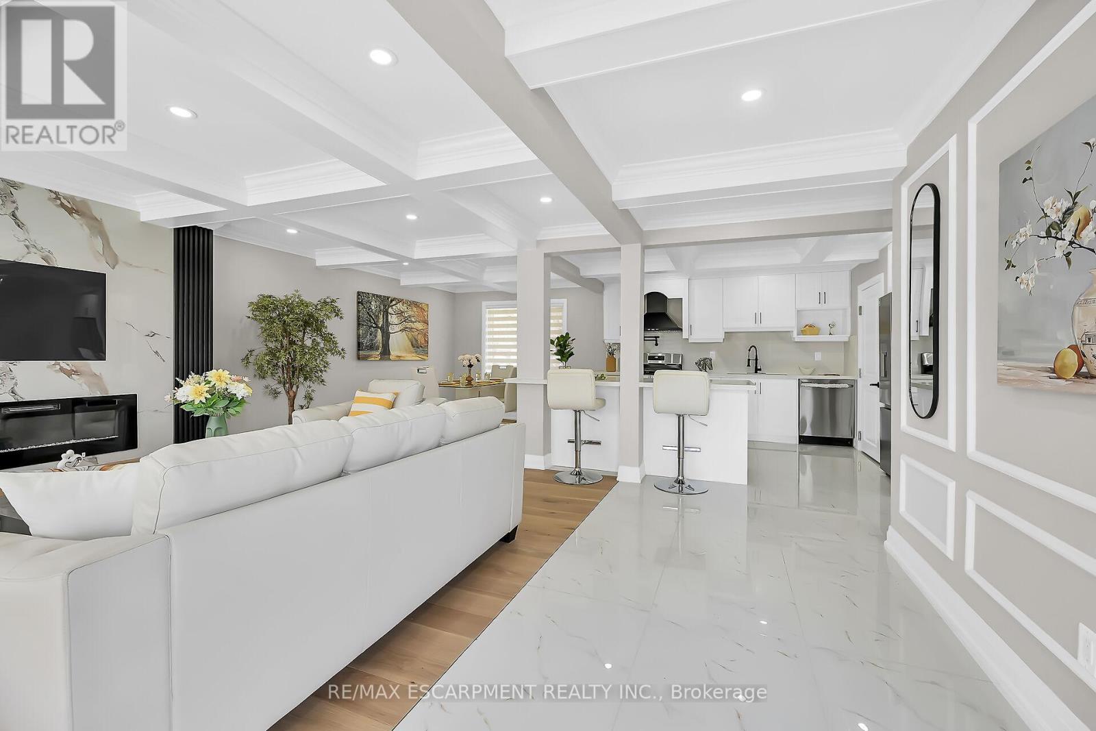 Property at 9 FAIRCOURT DRIVE image 3