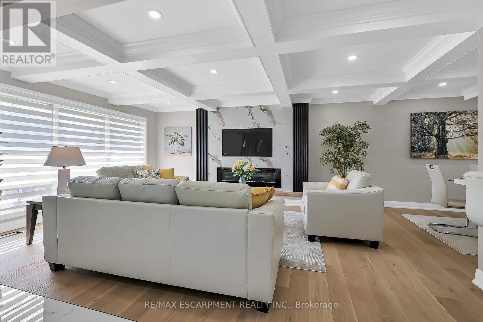 Property at 9 FAIRCOURT DRIVE image 5