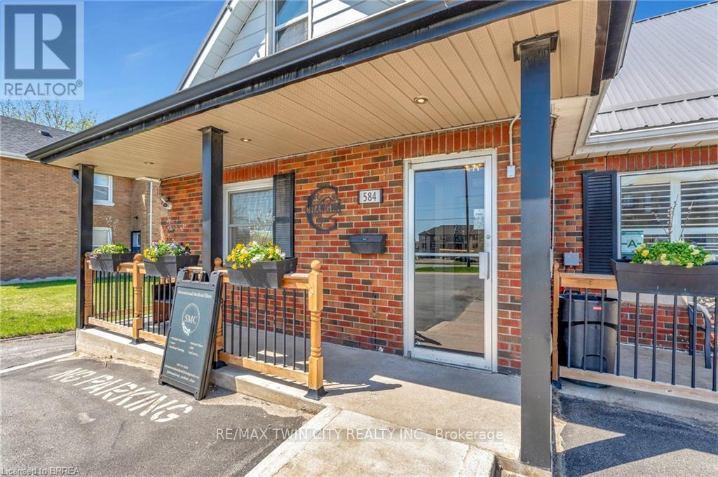 584 Colborne Street, Brantford, Ontario  N3S 3P6 - Photo 12 - X12117775