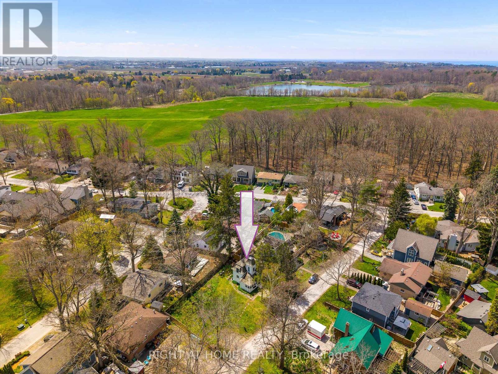 8 Luther Avenue, Niagara-On-The-Lake, Ontario  L0S 1J0 - Photo 41 - X12117835