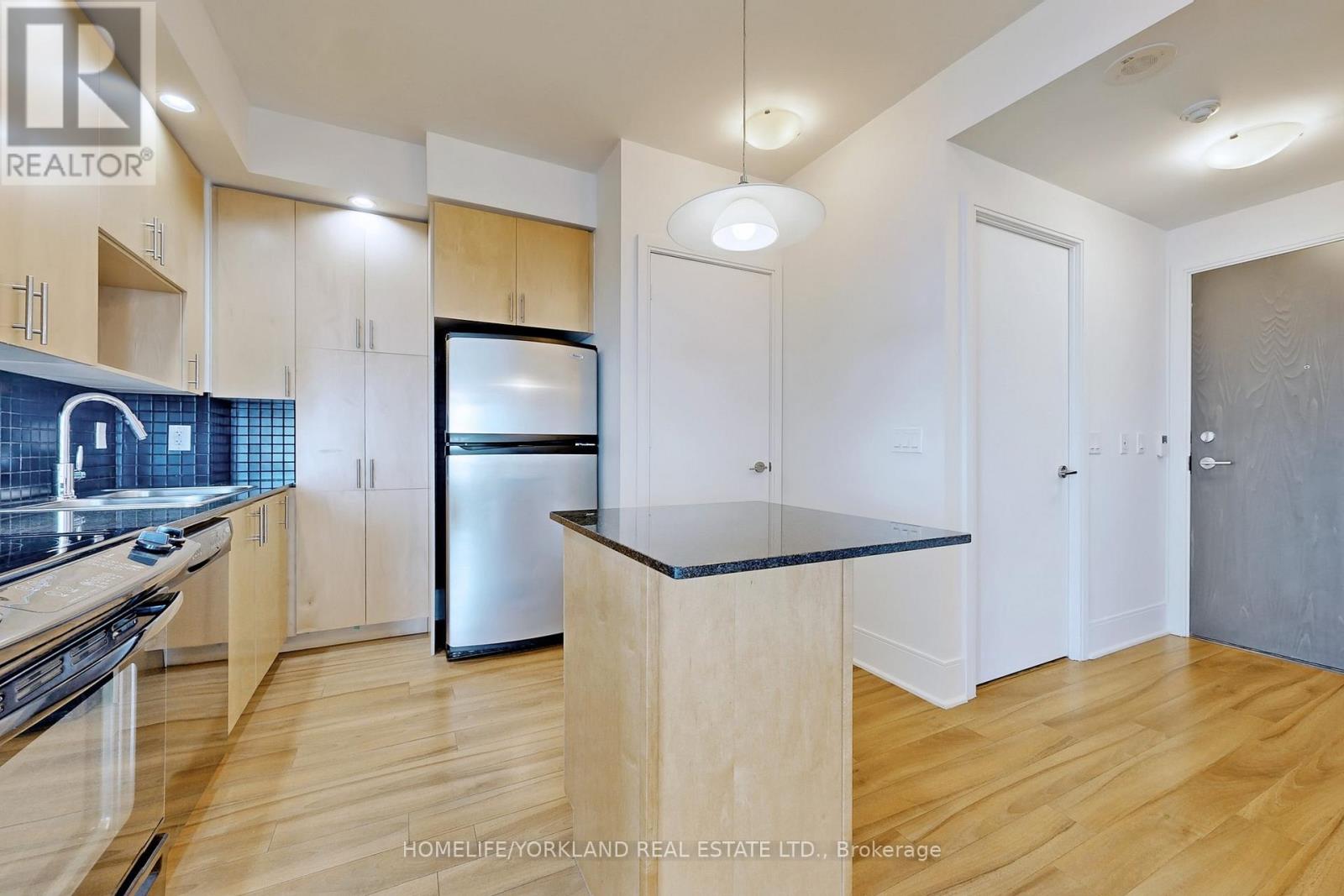 1202 - 181 Wynford Drive, Toronto, Ontario  M3C 0C6 - Photo 6 - C12117849
