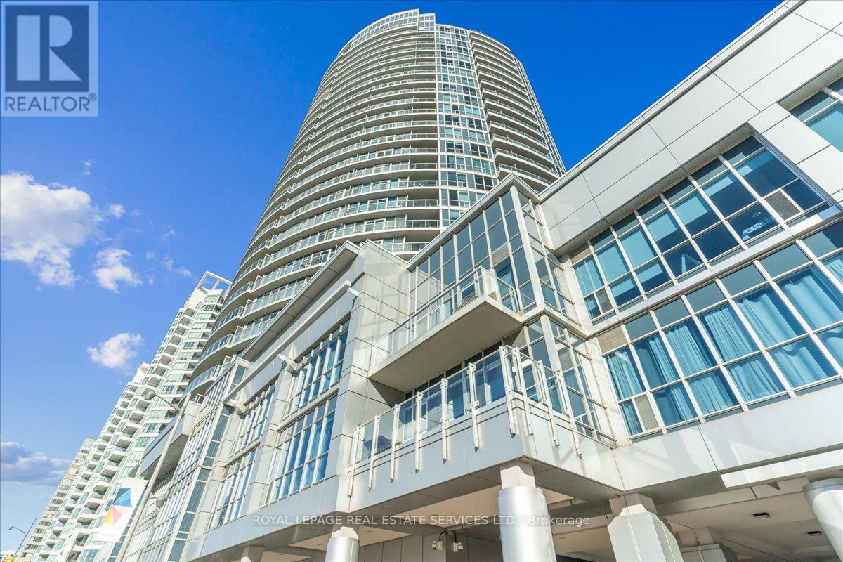 1007 - 218 Queens Quay W, Toronto, Ontario  M5J 2Y6 - Photo 2 - C12117883