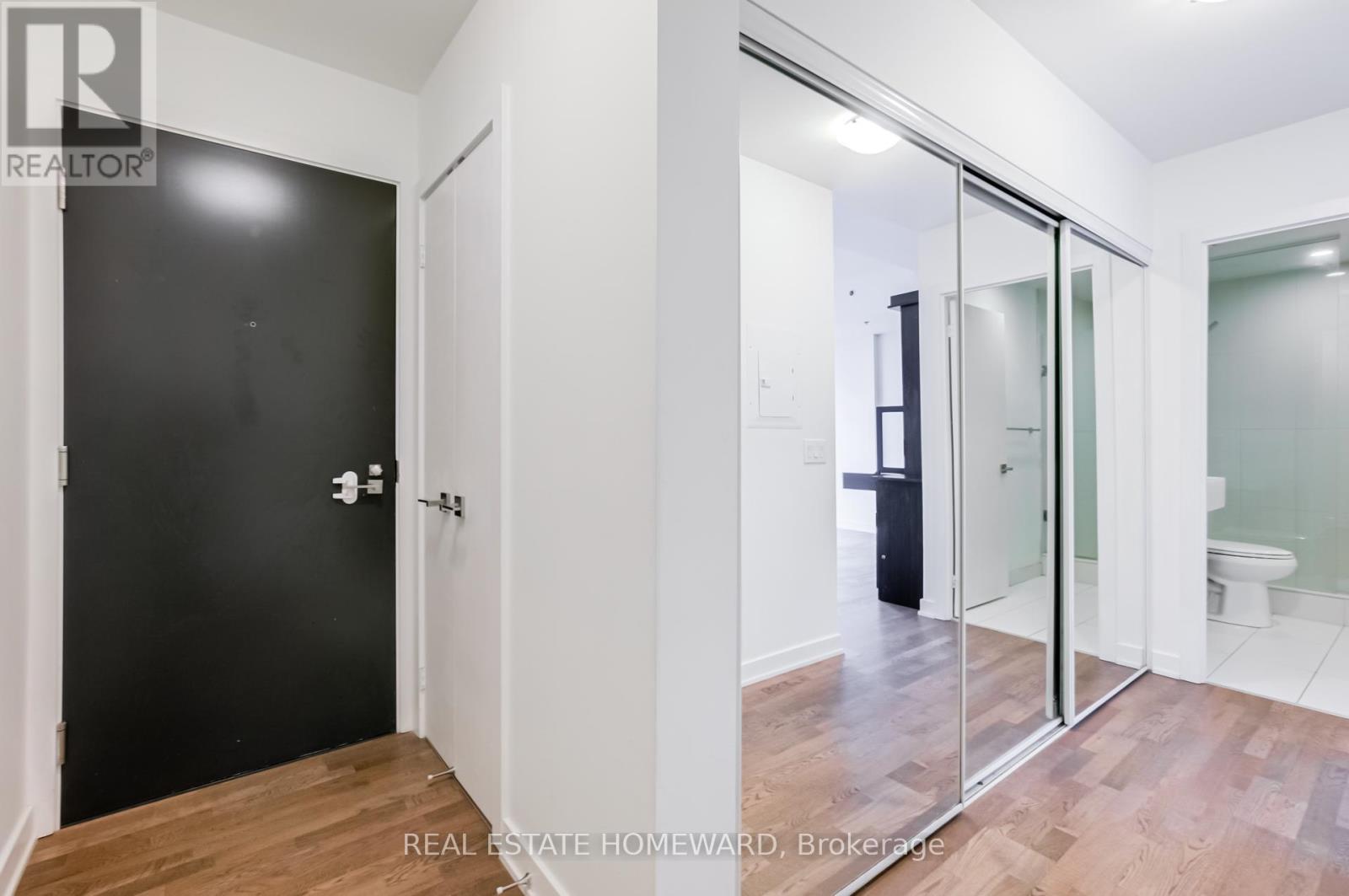 409 - 15 Beverley Street, Toronto, Ontario  M5T 0B3 - Photo 6 - C12117894