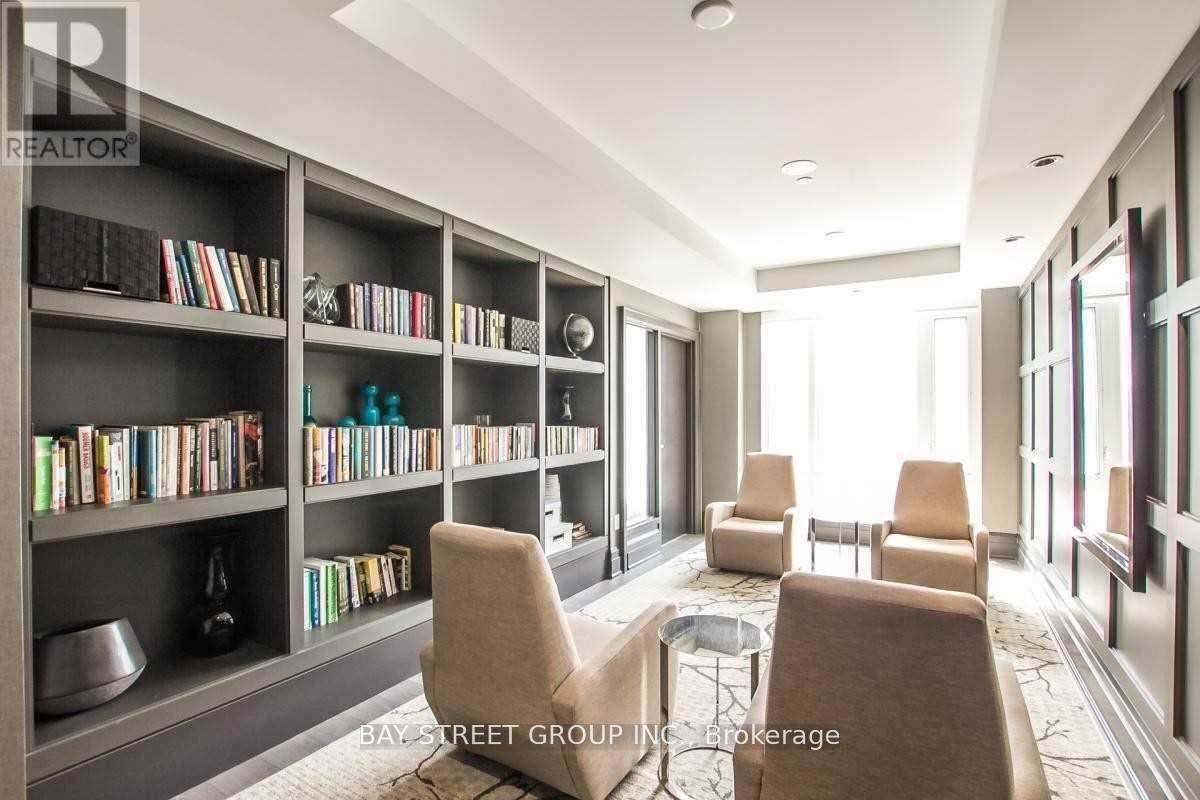 911 - 60 Berwick Avenue, Toronto, Ontario  M5P 1H1 - Photo 9 - C12117896
