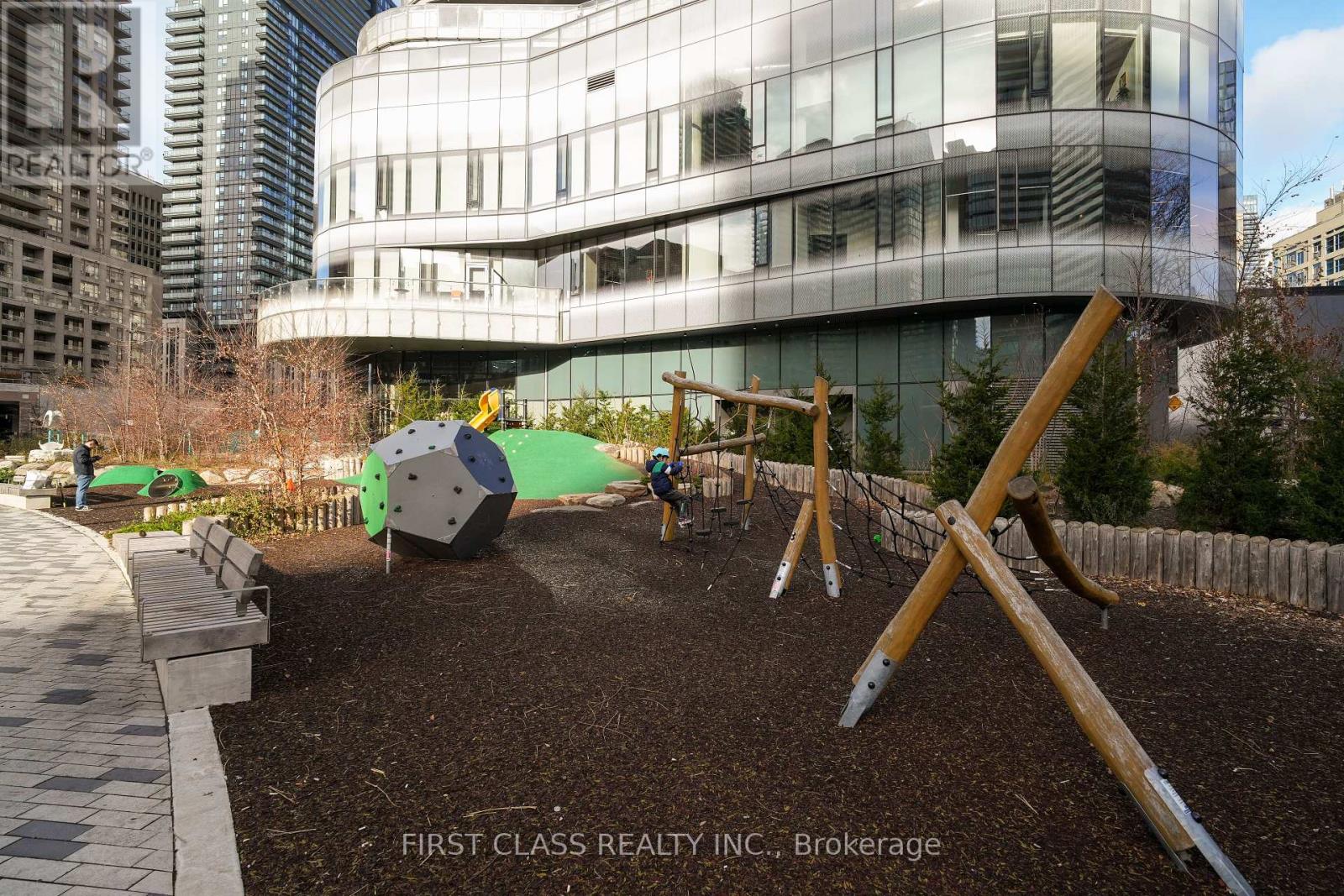 1403 - 11 Wellesley Street W, Toronto, Ontario  M4Y 0G4 - Photo 31 - C12117950