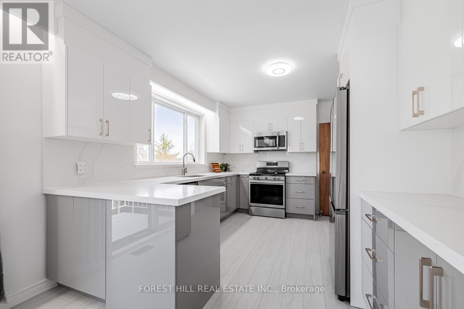 10 Courtwood Place, Toronto, Ontario  M2K 1Z9 - Photo 16 - C12118022