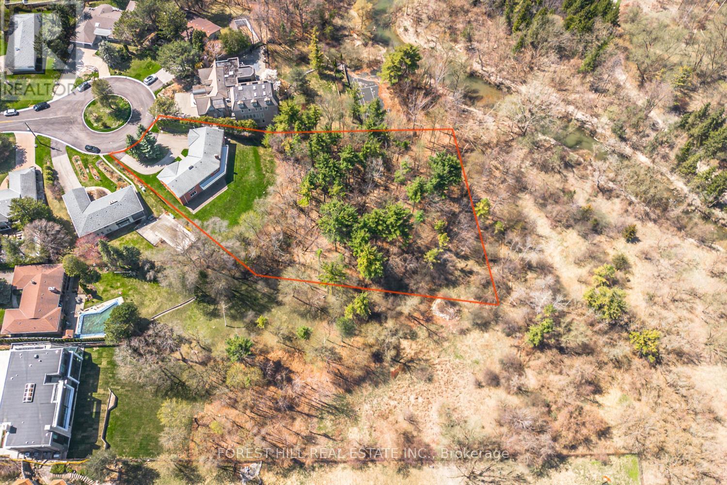 Property at 10 COURTWOOD PLACE image 3