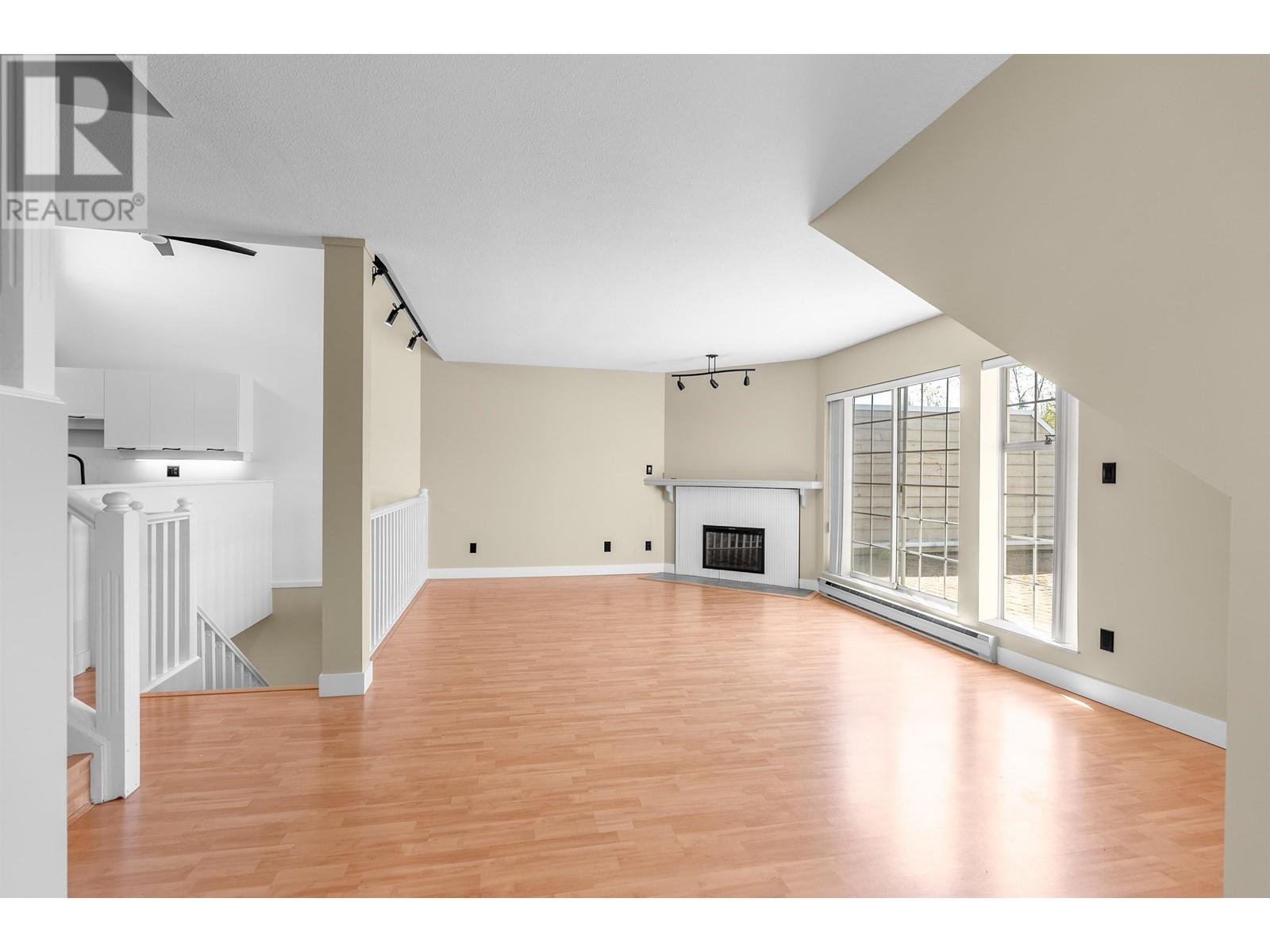 401 3421 Curle Avenue, Burnaby, British Columbia  V5G 4P4 - Photo 1 - R2997057