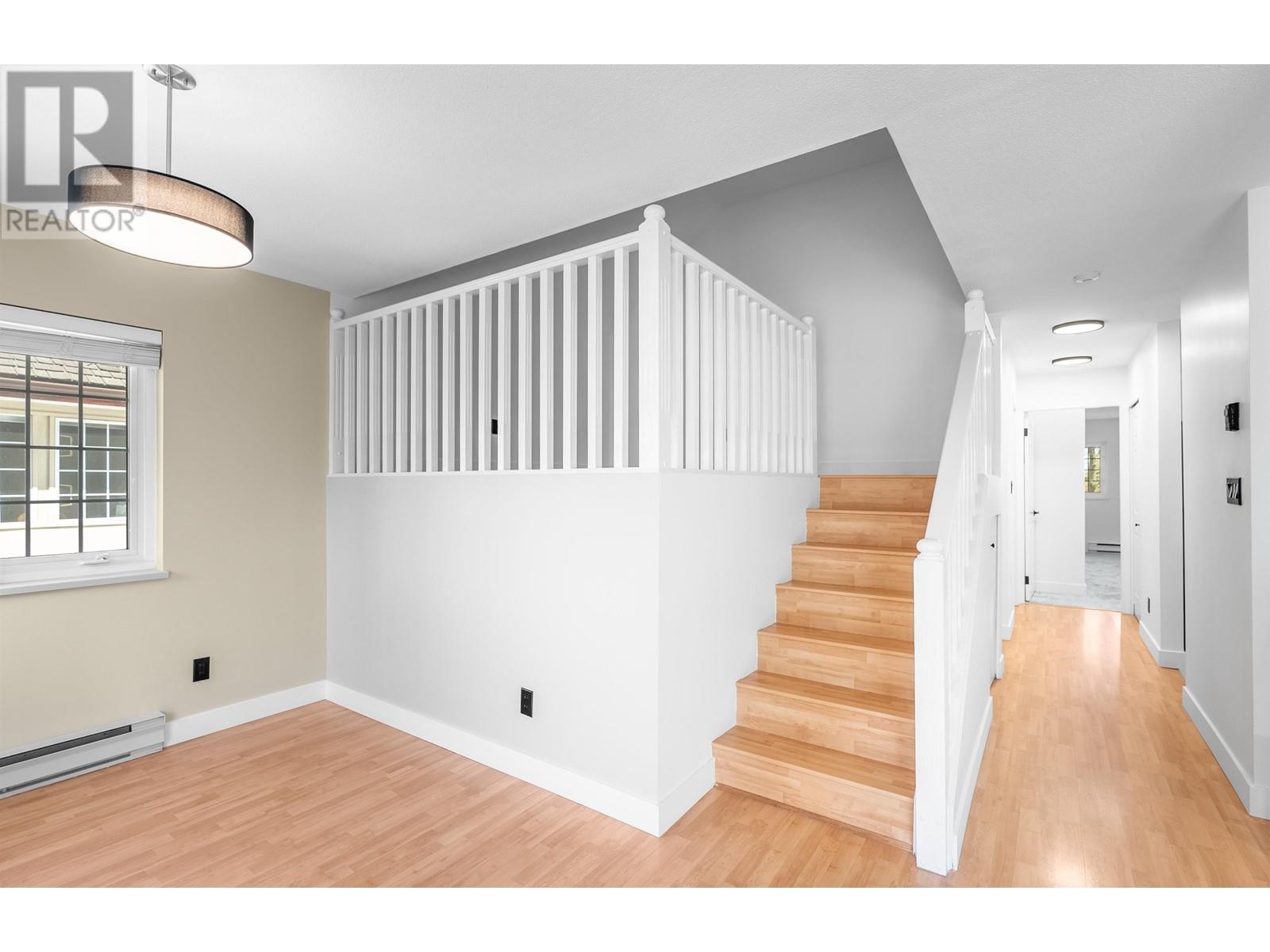 401 3421 Curle Avenue, Burnaby, British Columbia  V5G 4P4 - Photo 3 - R2997057