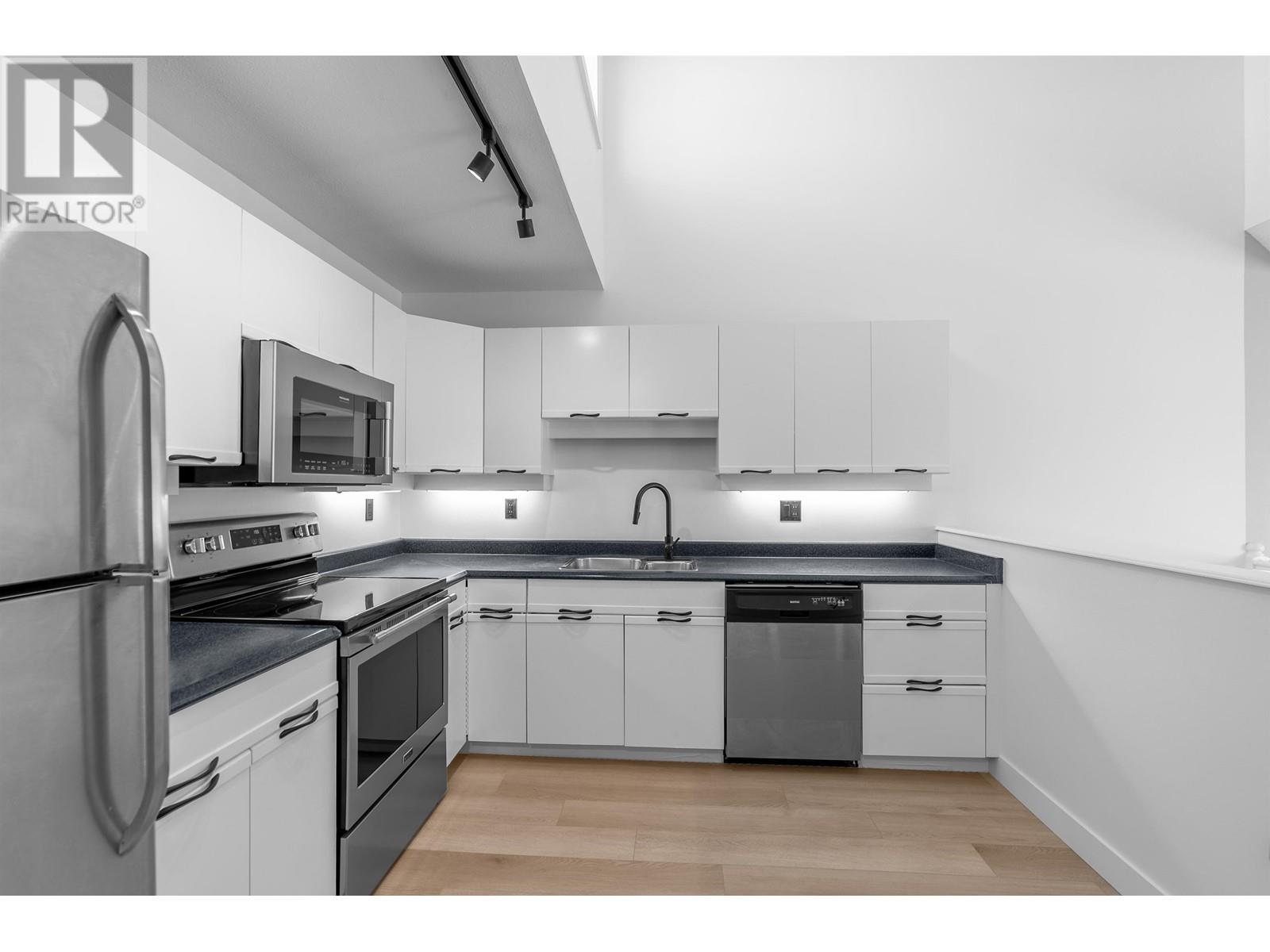 401 3421 Curle Avenue, Burnaby, British Columbia  V5G 4P4 - Photo 5 - R2997057