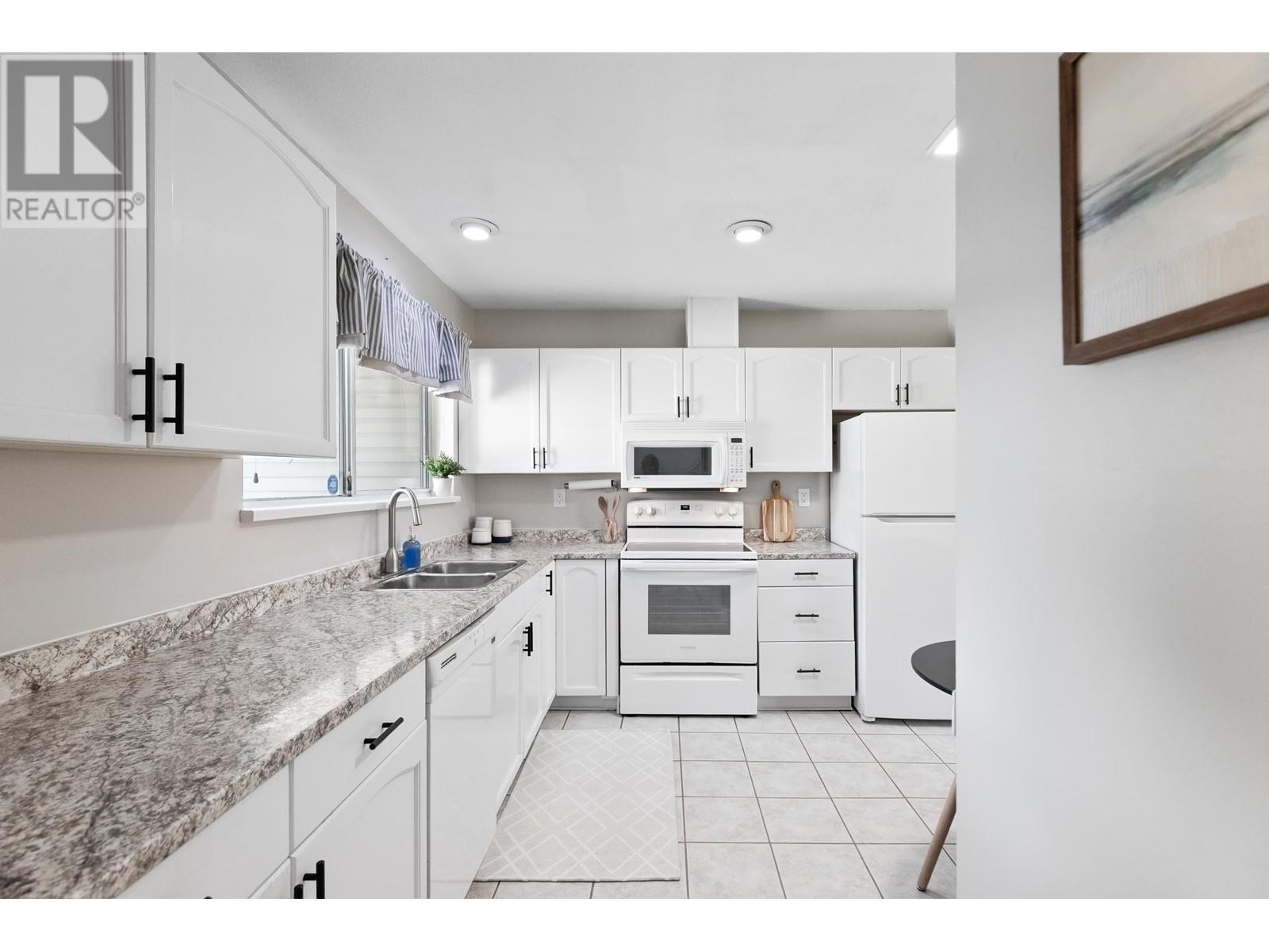 303 20675 118 Avenue, Maple Ridge, British Columbia  V2X 0K4 - Photo 3 - R2997102
