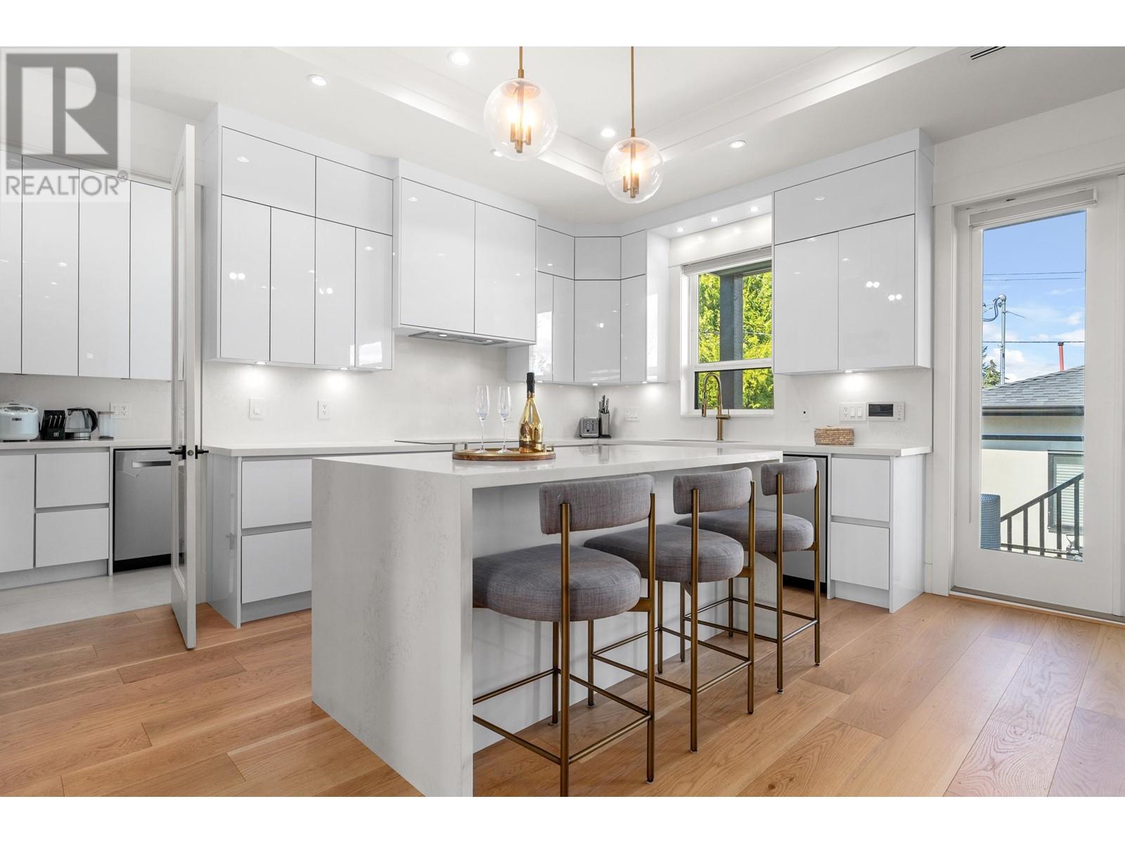 Property at 6731 ELWELL STREET image 3