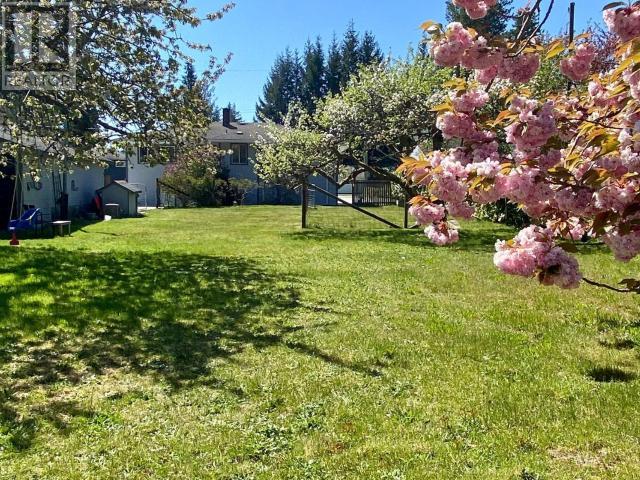 Property at 4946 QUEENS AVE image 2