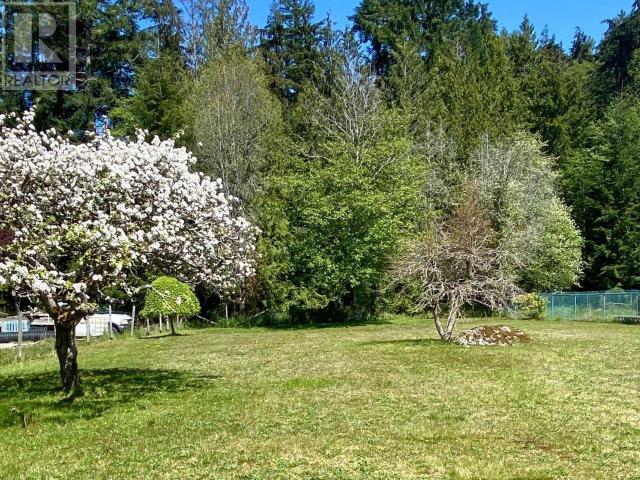 Property at 4946 QUEENS AVE image 4