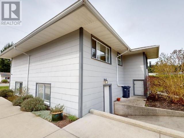 Property at 4946 QUEENS AVE image 5