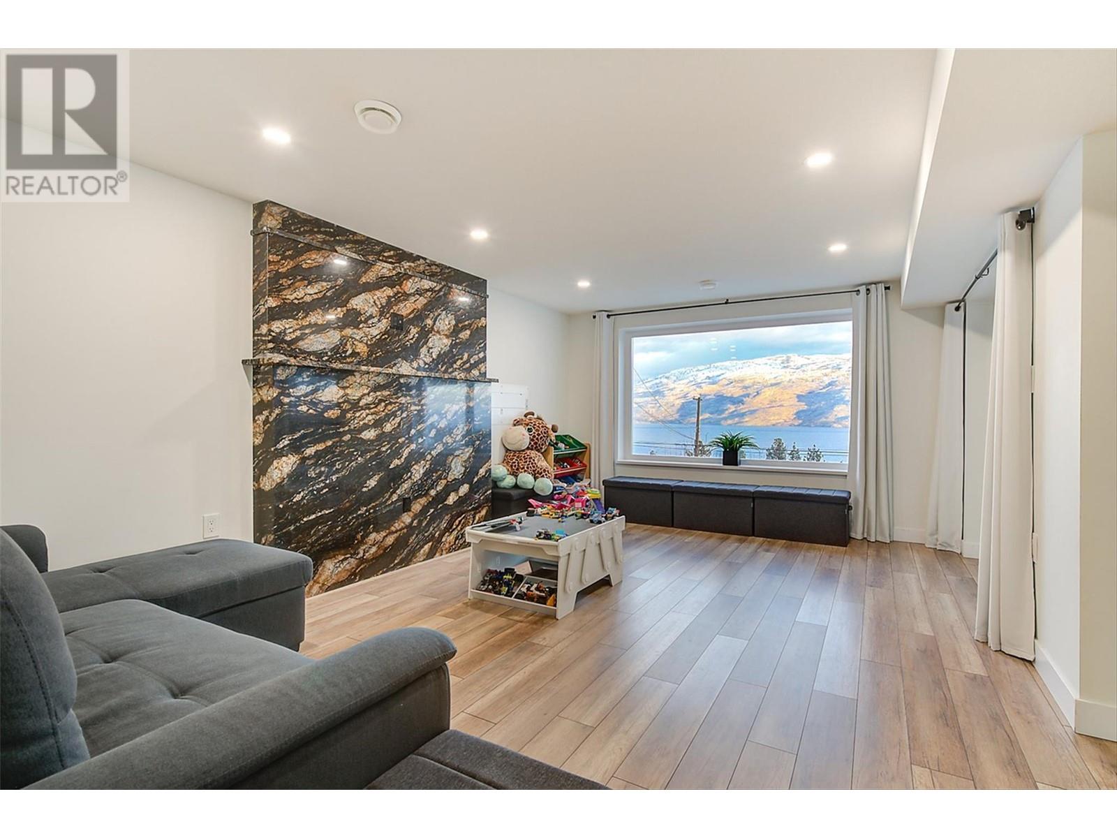 6178 Lipsett Avenue, Peachland, British Columbia  V0H 1X7 - Photo 47 - 10345894