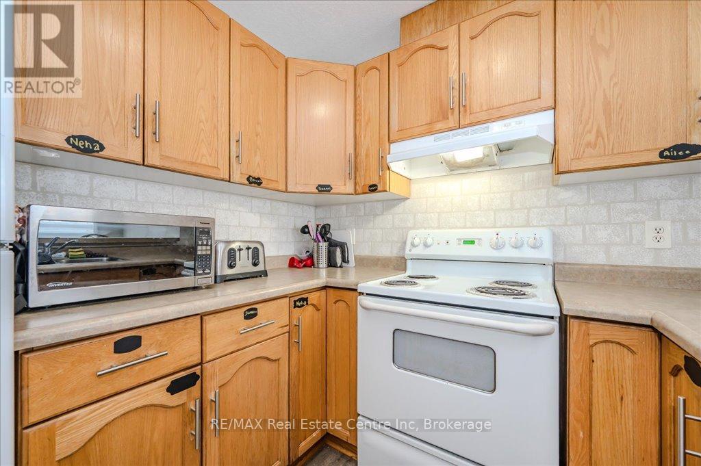 Property at 15 - 142 YORK ROAD image 5
