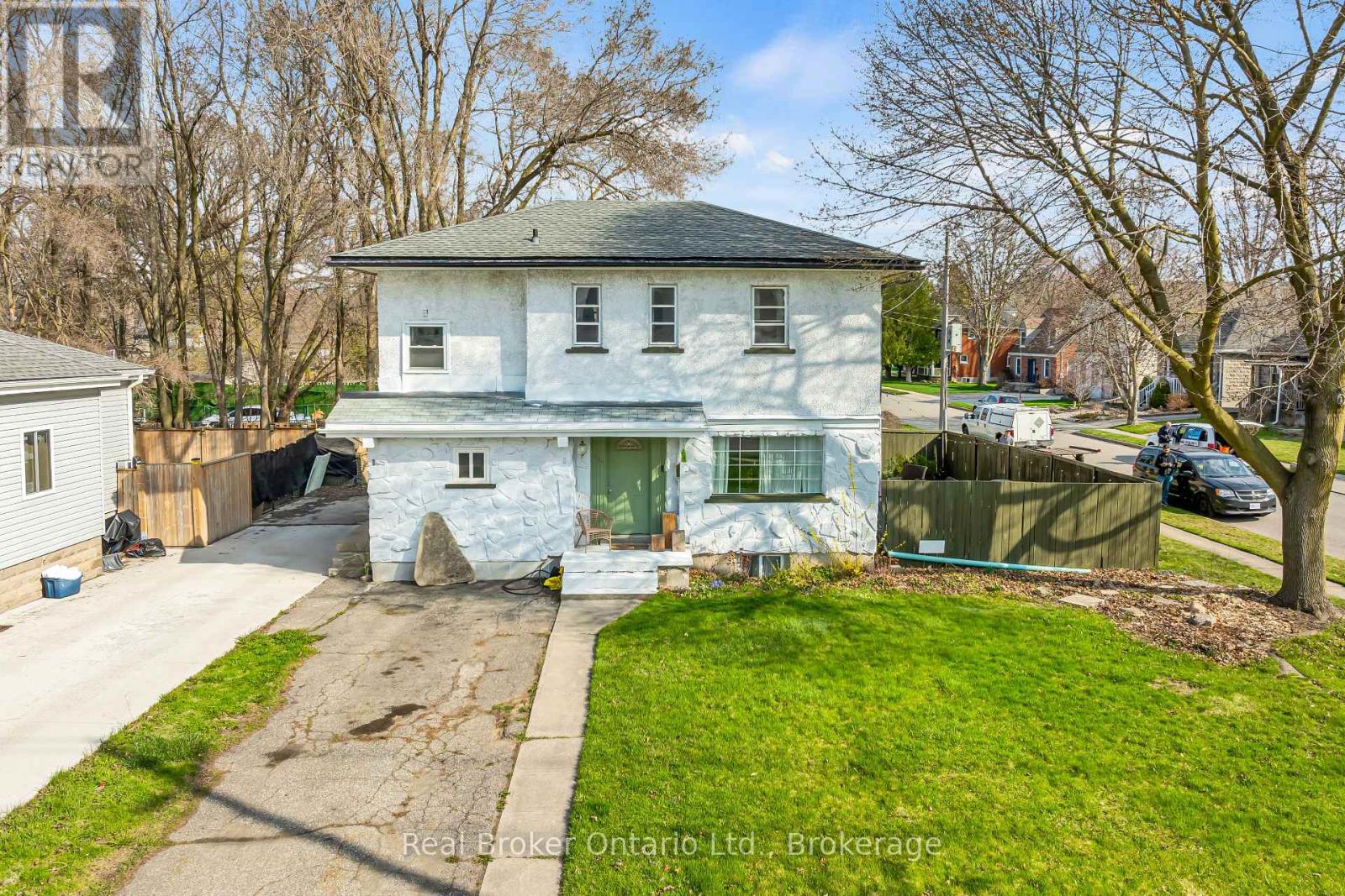 Property at 280 MAIN STREET image 3