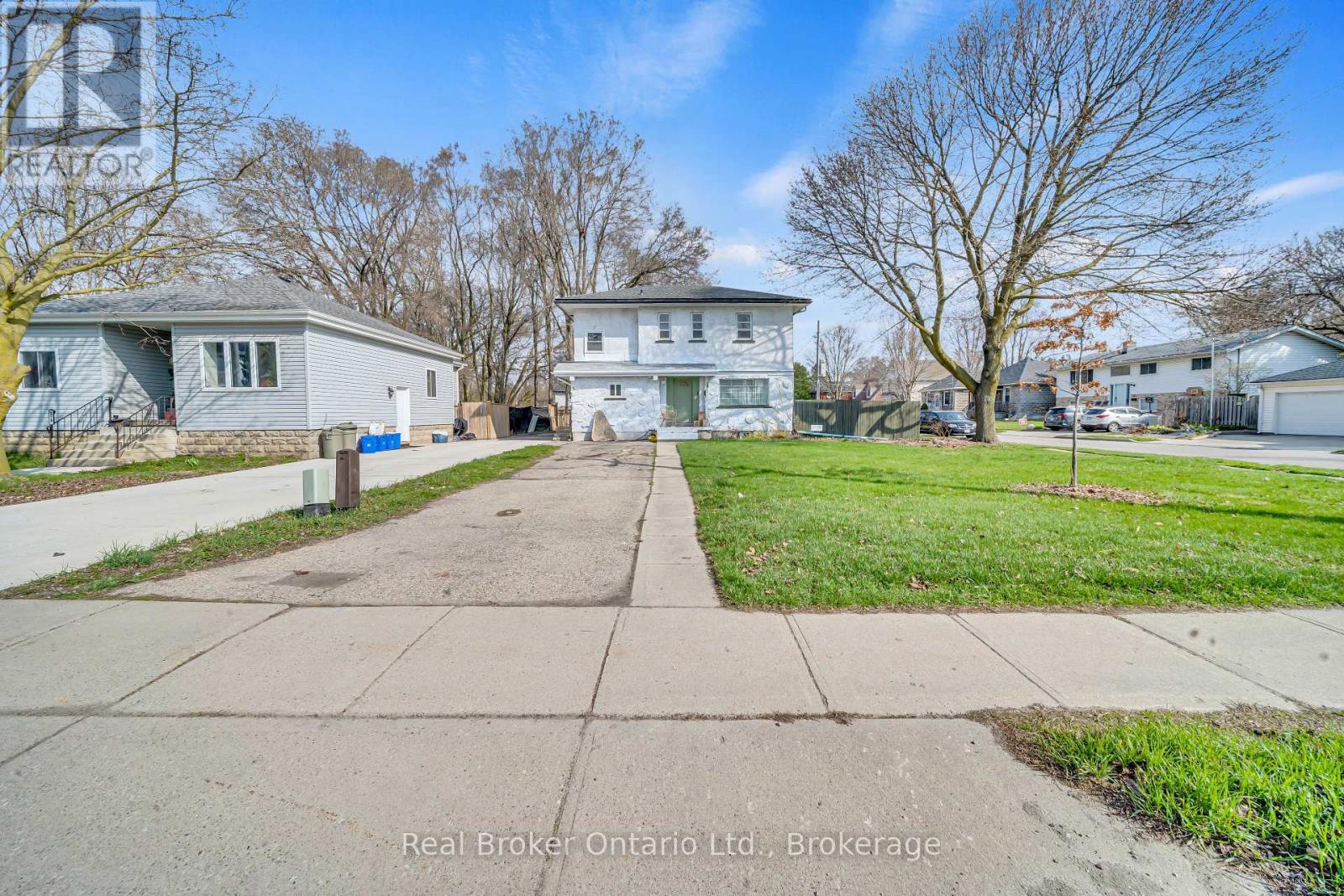 Property at 280 MAIN STREET image 4