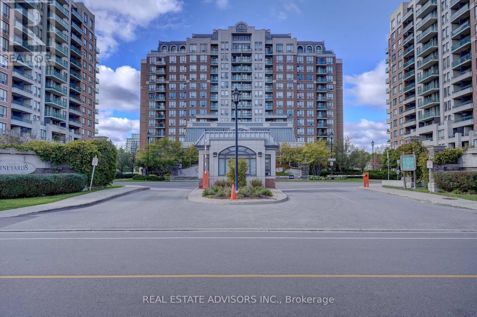 LPH 11 - 310 RED MAPLE ROAD, Richmond Hill, Ontario