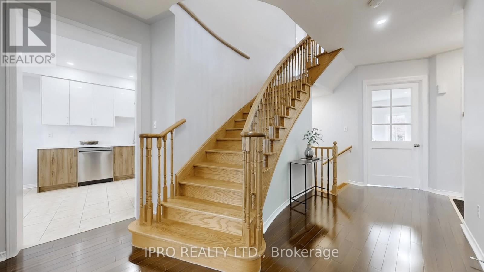 128 Lebovic Drive, Richmond Hill, Ontario  L4E 5B8 - Photo 23 - N12117902