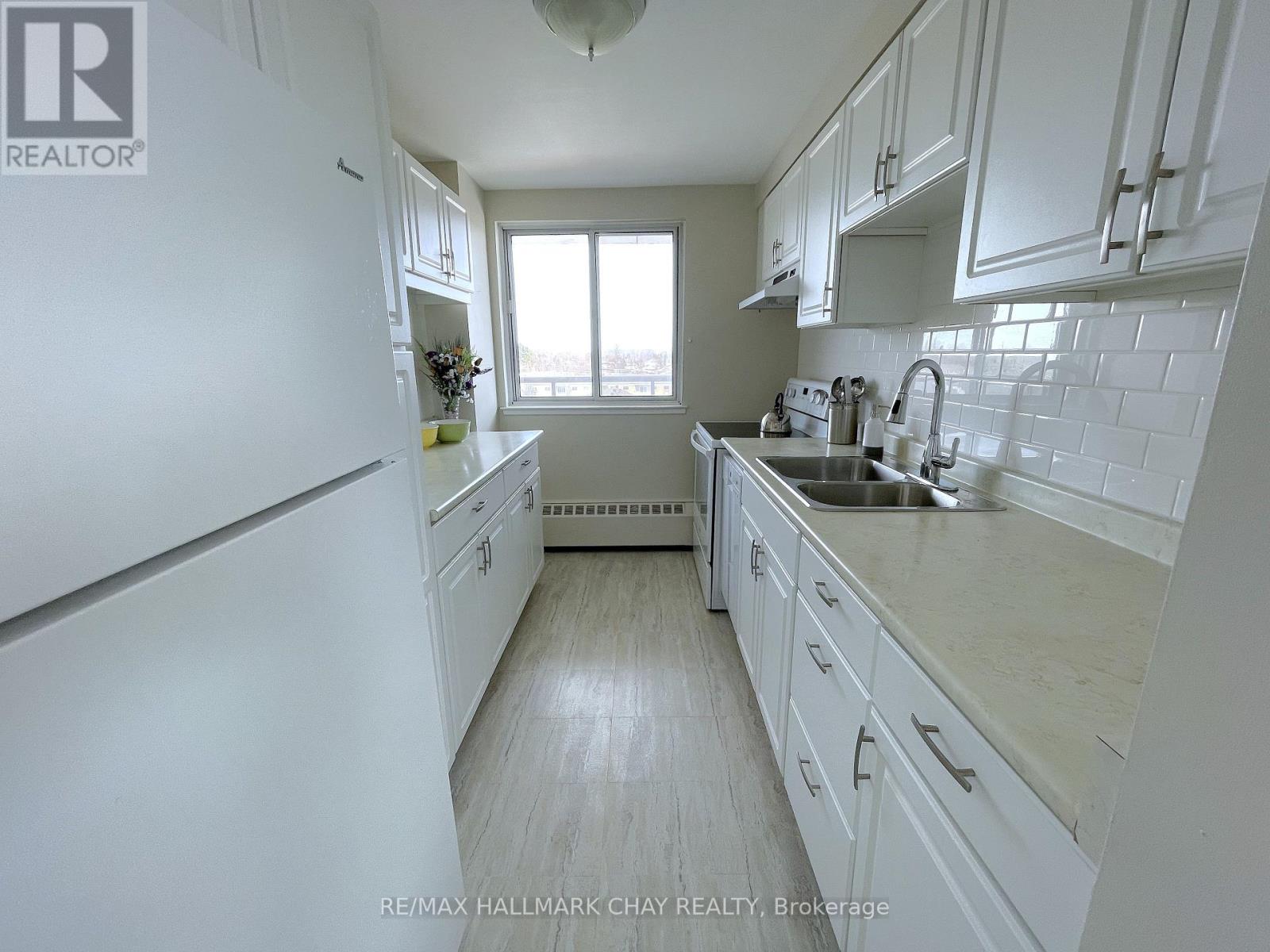 702 - 414 Blake Street, Barrie, Ontario  L4M 5J7 - Photo 6 - S12117840