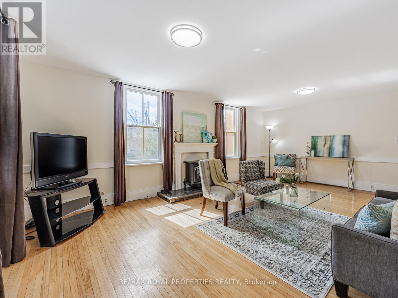 5032 Old Brock Road, Pickering, Ontario  L1Y 1B3 - Photo 4 - E12072885