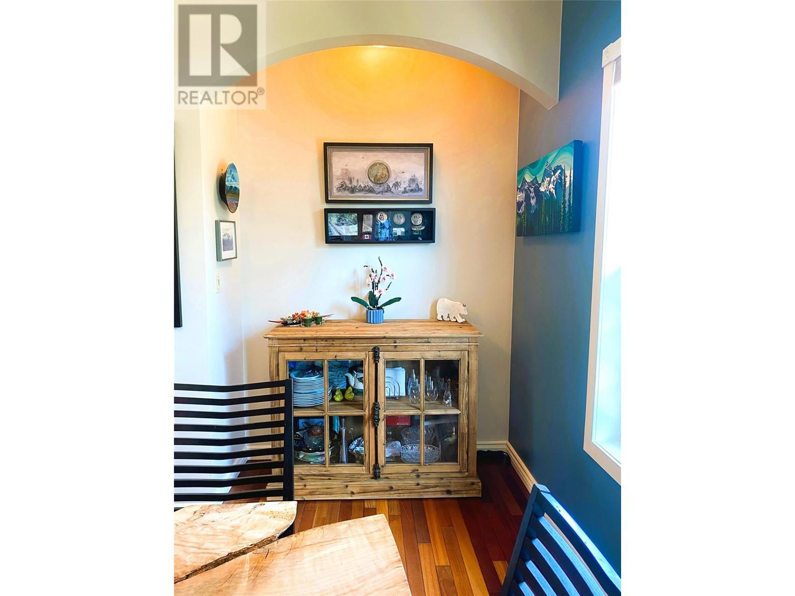 Property at 2726 Golf Course Drive image 3