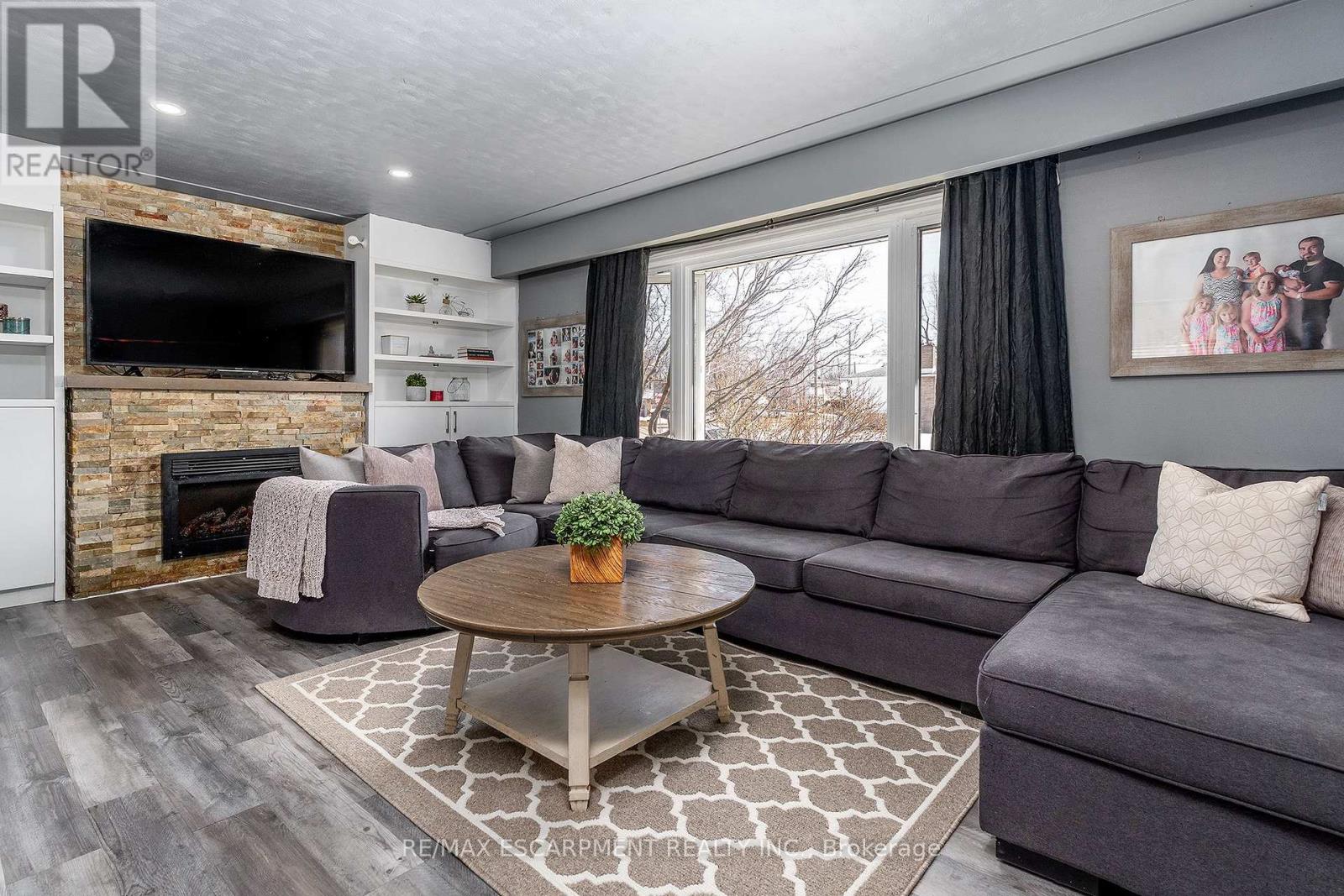 82 Dreger Avenue, Kitchener, Ontario  N2A 2A6 - Photo 8 - X12024687