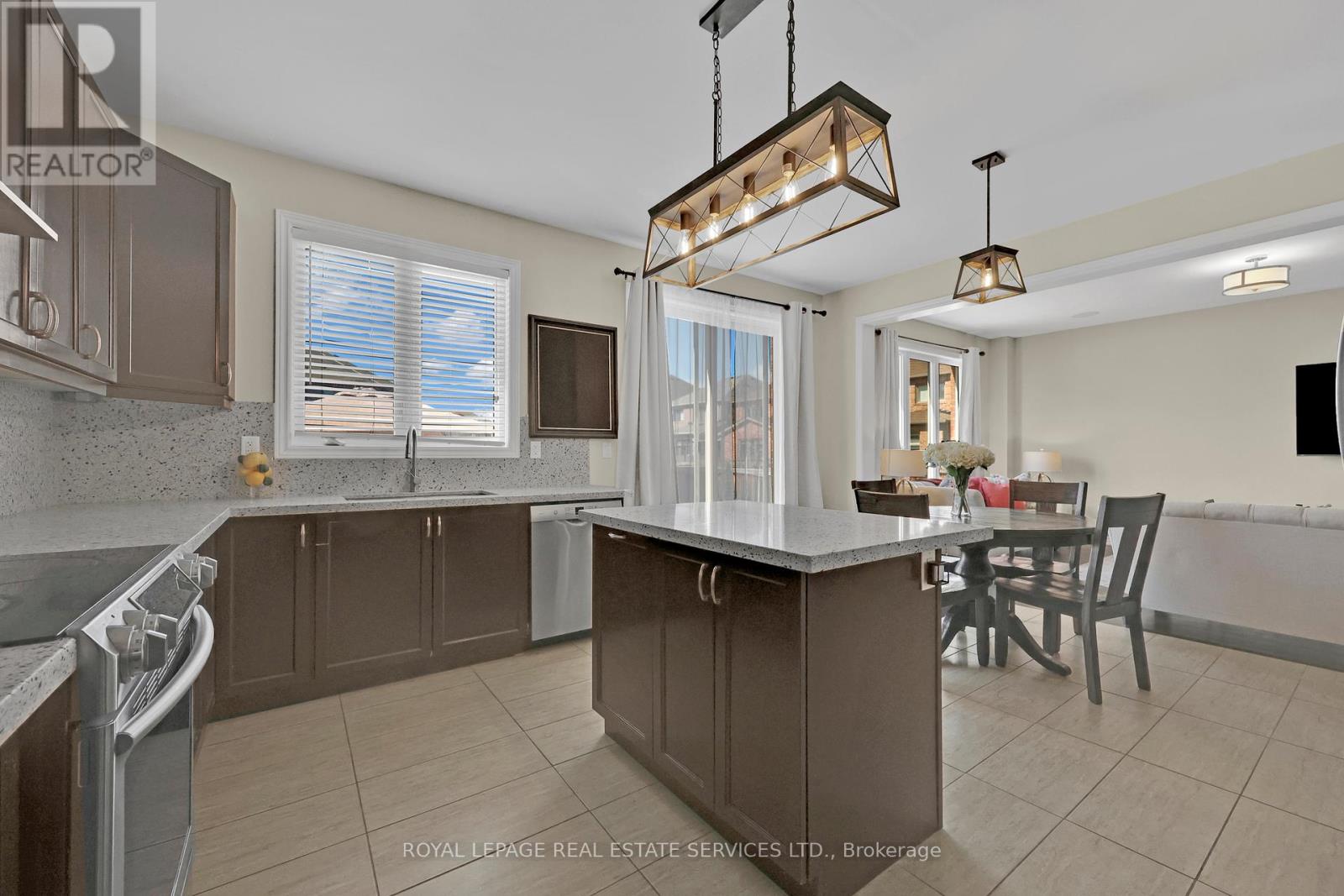 60 Valleyway Drive W, Brampton, Ontario  L6X 5G1 - Photo 10 - W12117893