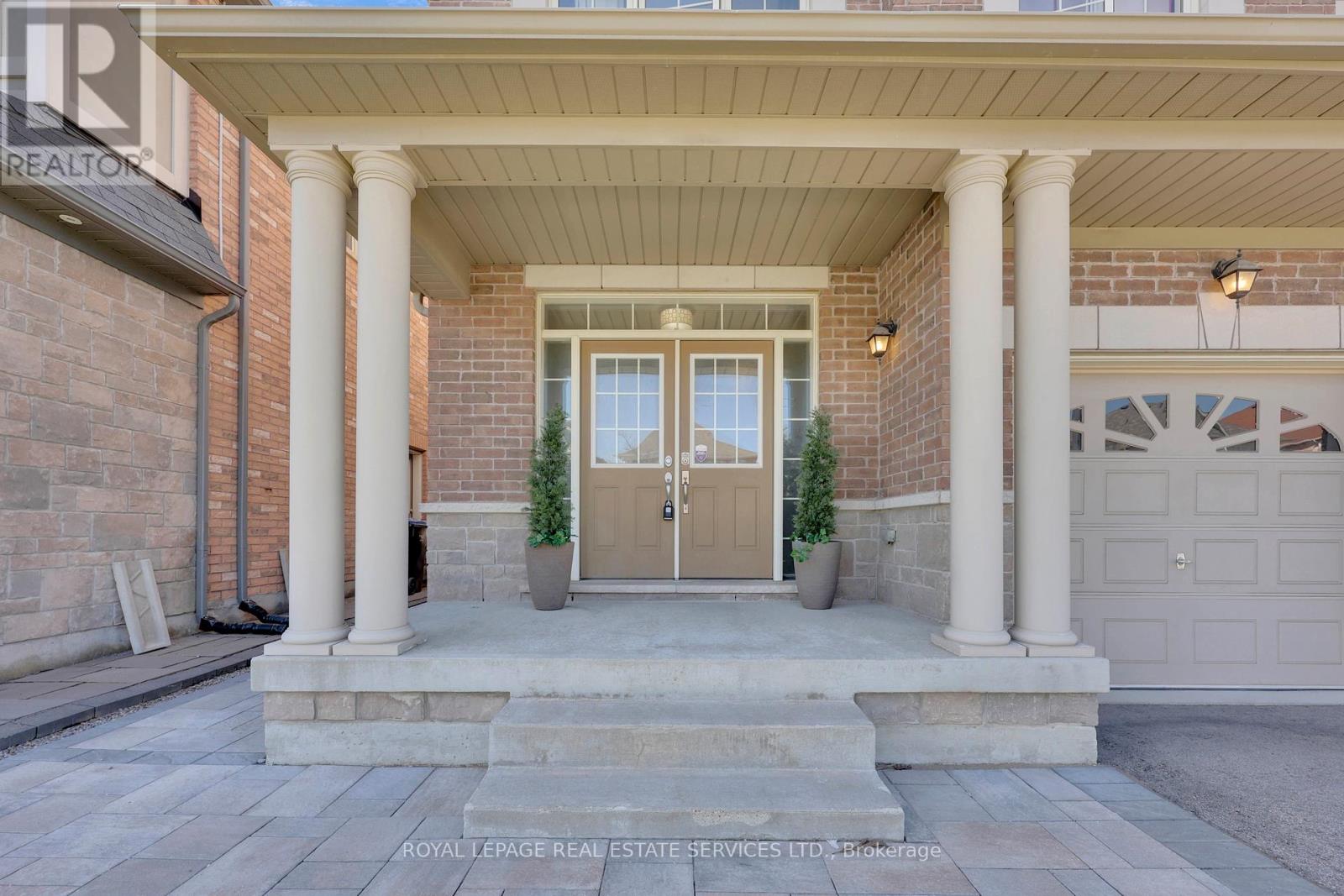 60 Valleyway Drive W, Brampton, Ontario  L6X 5G1 - Photo 3 - W12117893