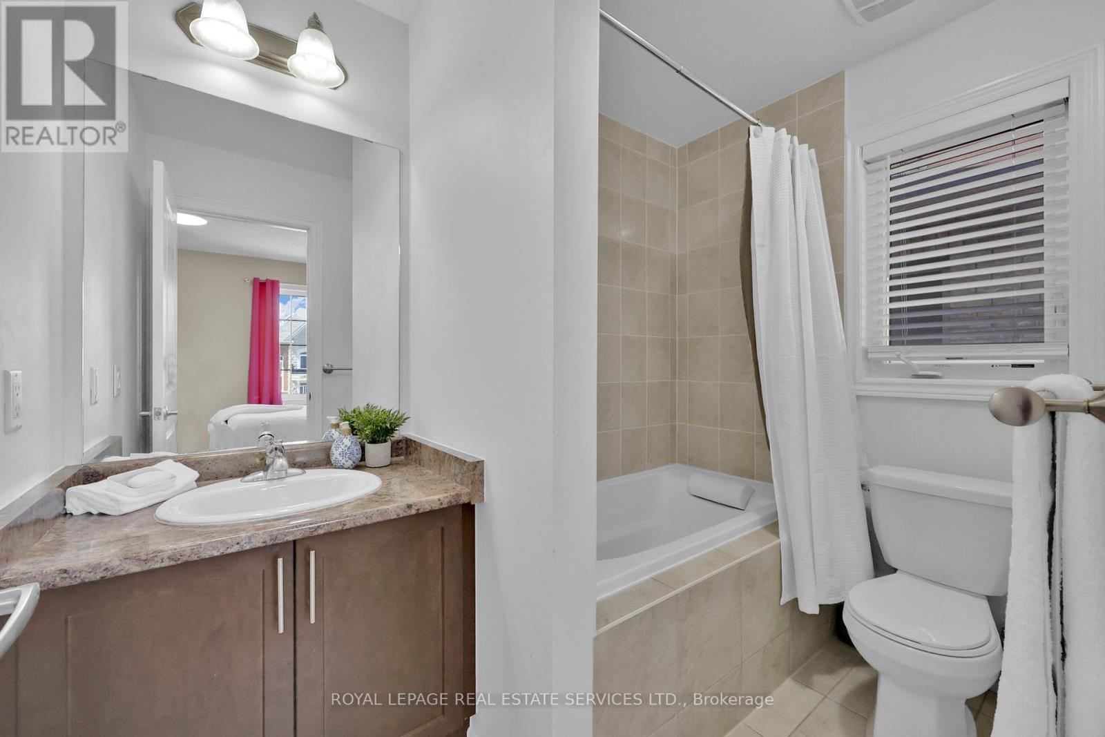 60 Valleyway Drive W, Brampton, Ontario  L6X 5G1 - Photo 31 - W12117893