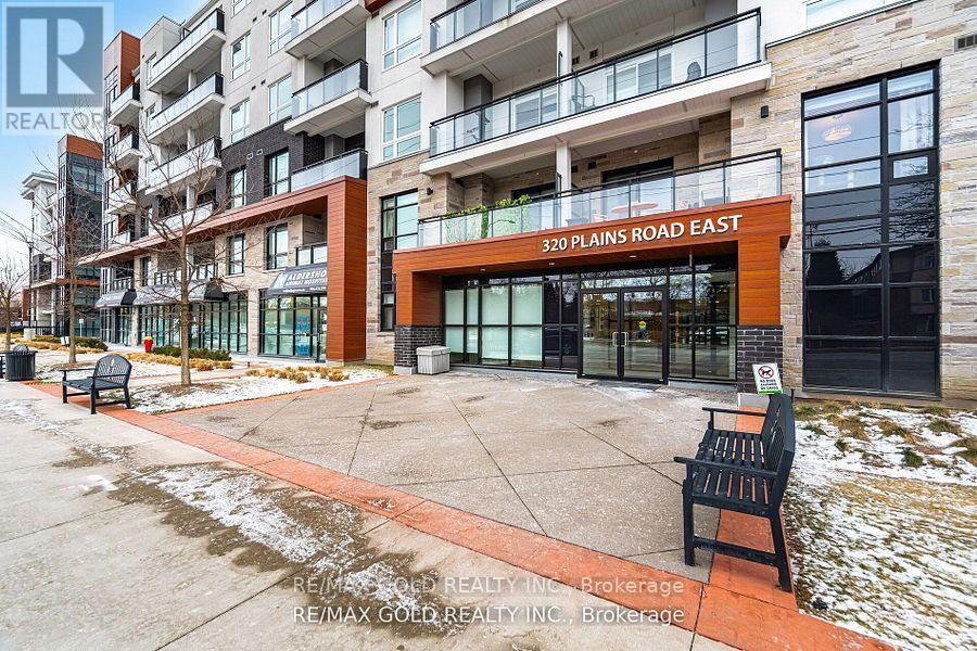 213 - 320 Plains Road E, Burlington, Ontario  L7T 0C1 - Photo 2 - W12117924