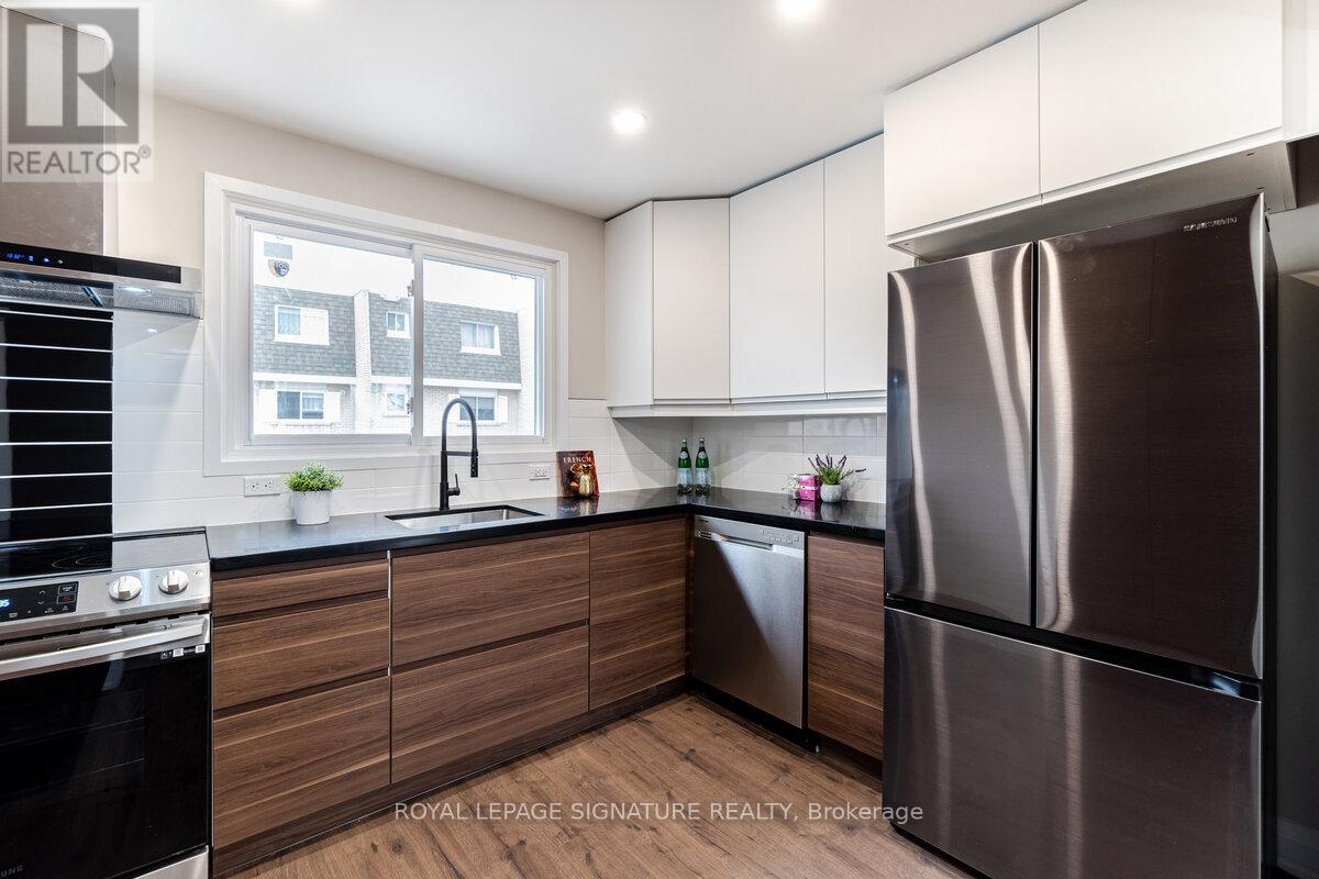38a - 830 Westlock Road, Mississauga (Erindale), Ontario  L5C 1K6 - Photo 1 - W12117943