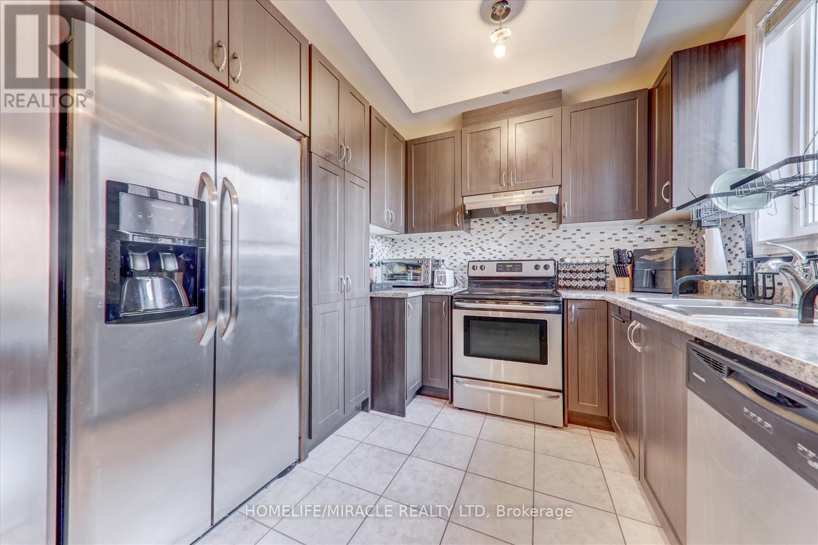 36 Sprucewood Road, Brampton, Ontario  L6Z 0H5 - Photo 17 - W12117971