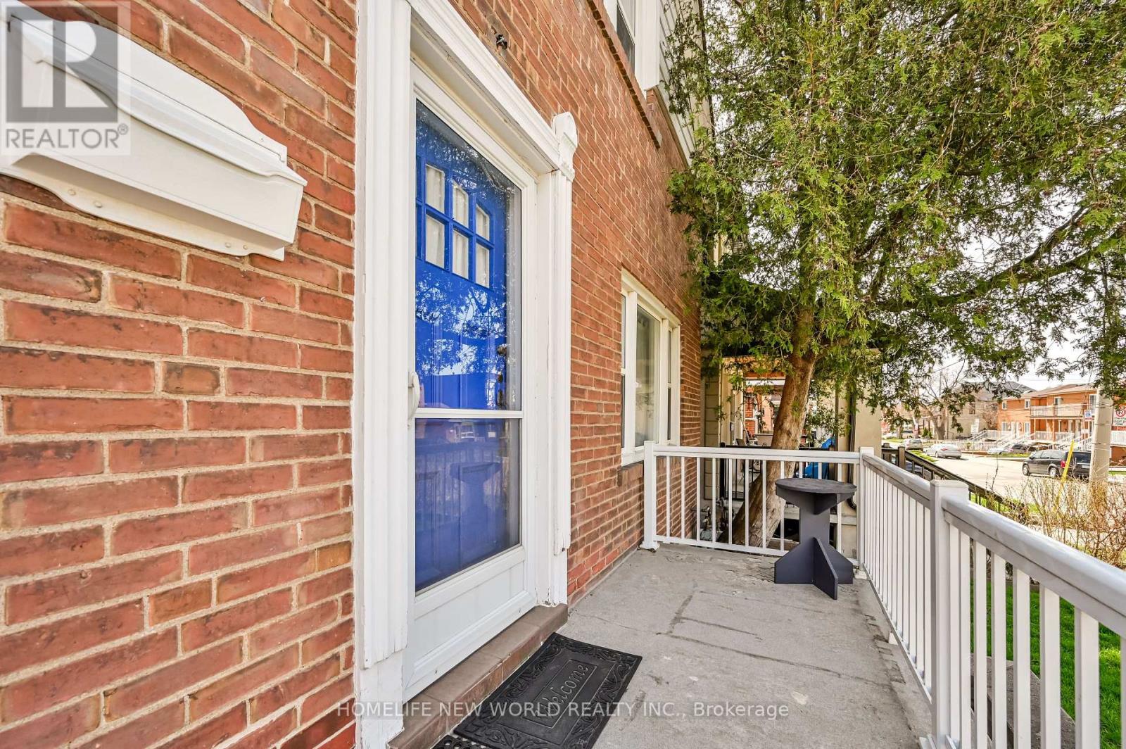 Property at 181 KANE AVENUE image 2