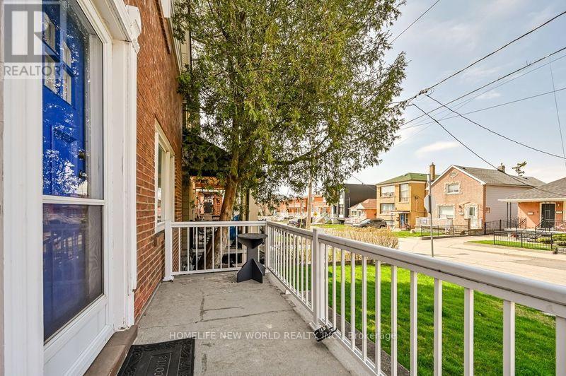Property at 181 KANE AVENUE image 3
