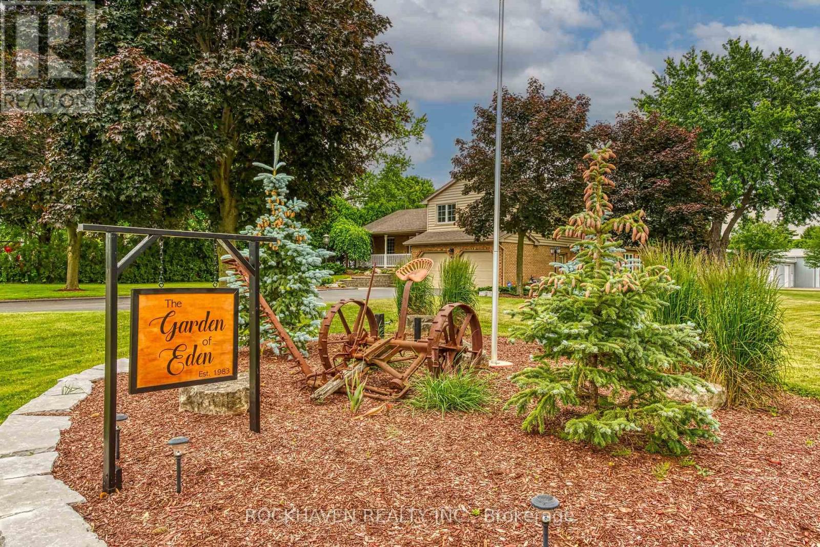 Property at 861 CENTRE ROAD image 3
