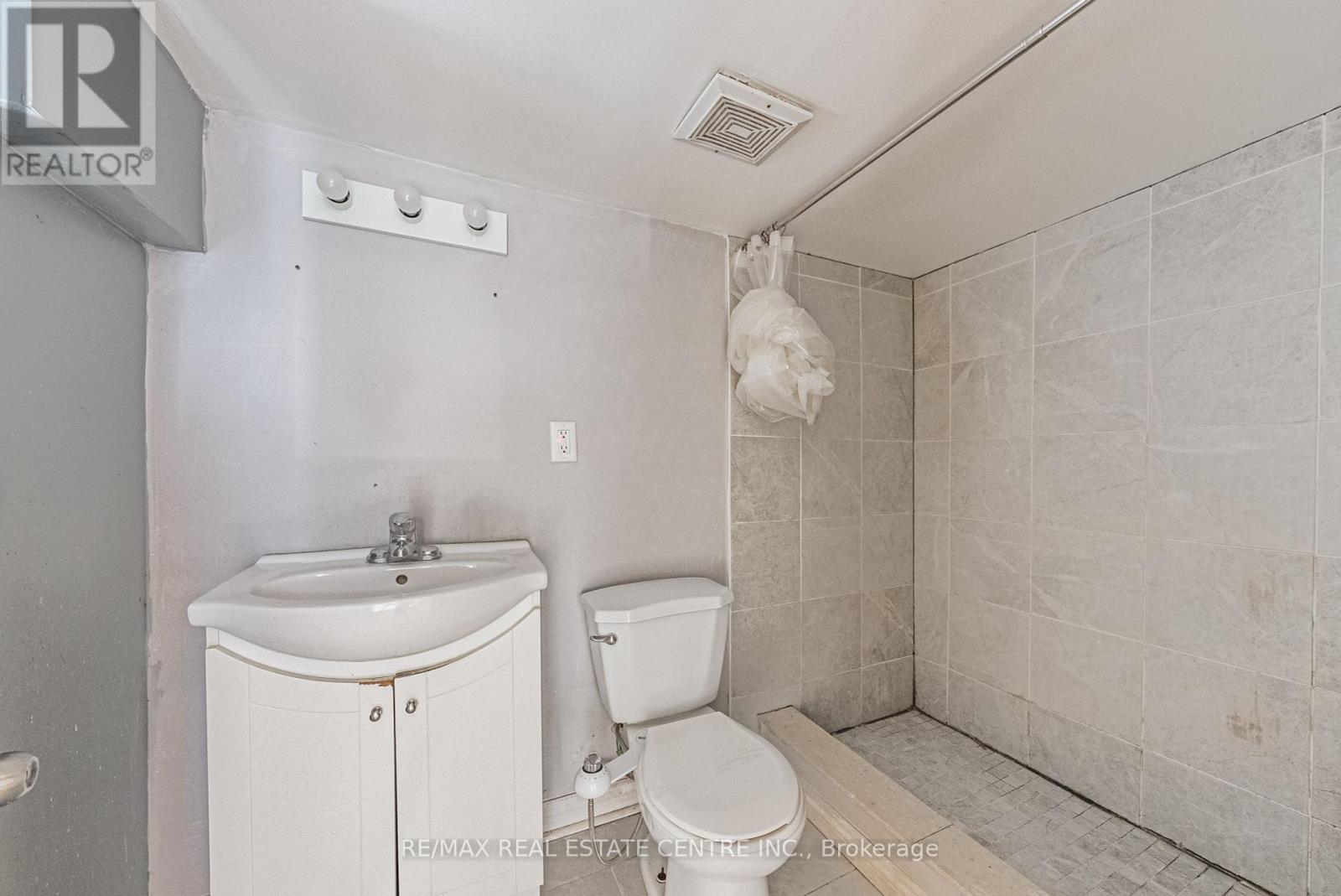 70 Hillview Street, Hamilton, Ontario  L8S 2Z2 - Photo 27 - X12118018