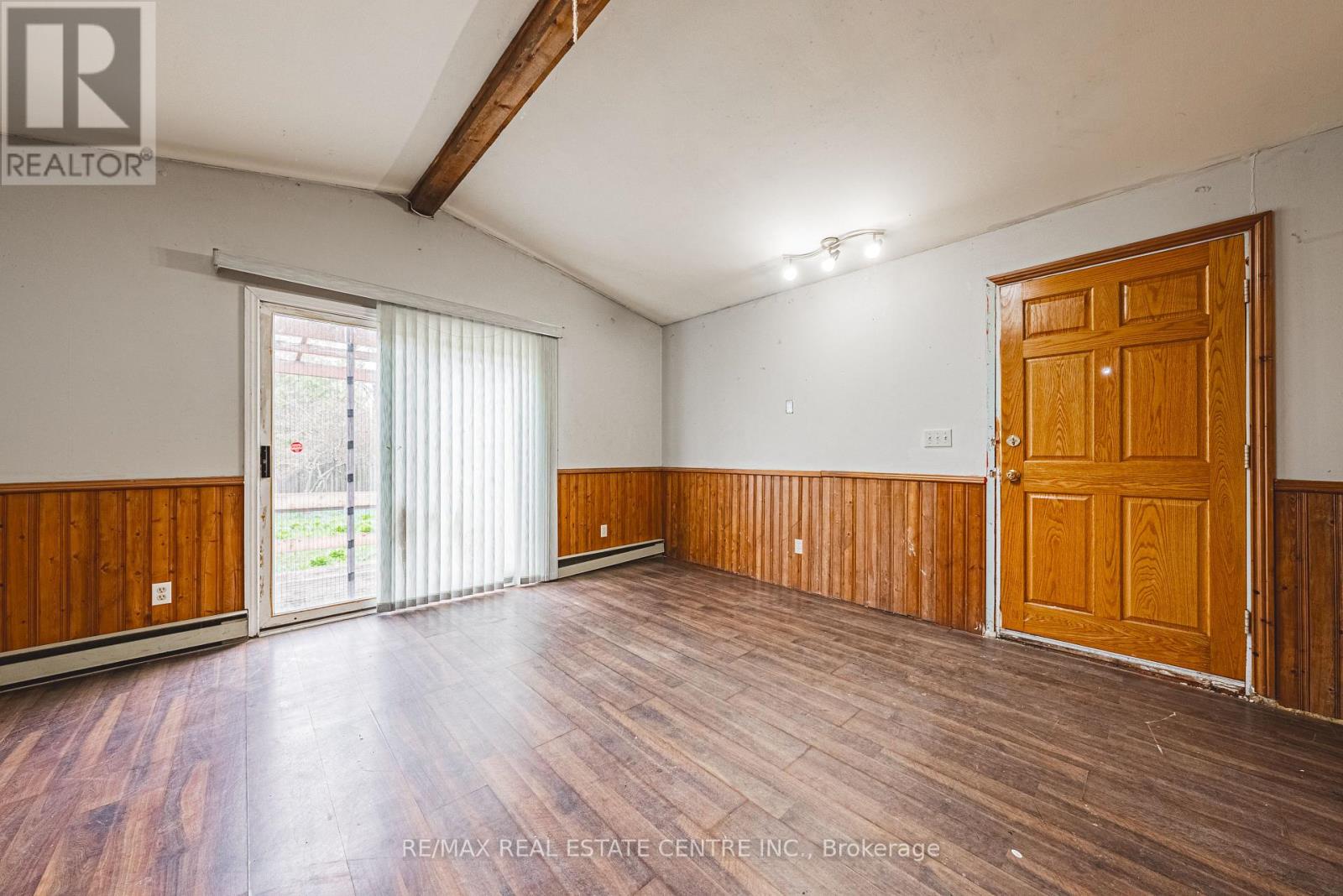 70 Hillview Street, Hamilton, Ontario  L8S 2Z2 - Photo 8 - X12118018