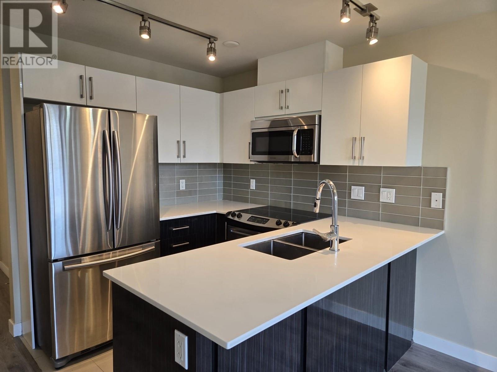Property at 512 2689 KINGSWAY image 2