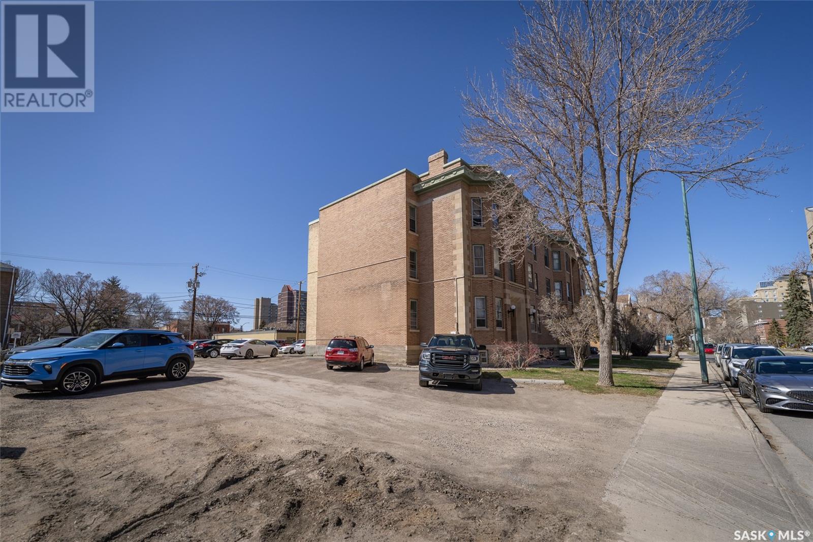 Property at 29 2201 14th AVENUE image 3