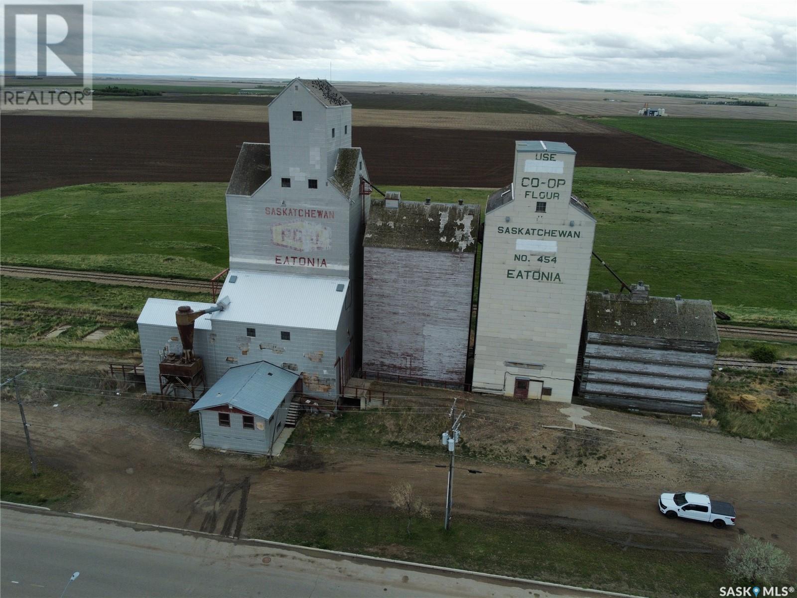 206 Railway AVENUE E, eatonia, Saskatchewan