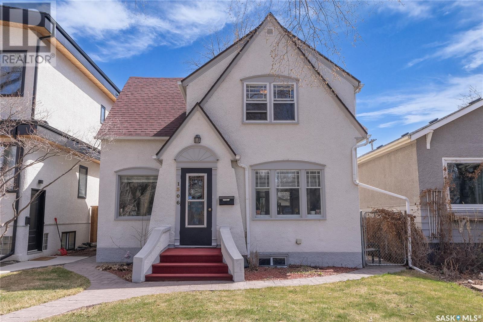 Property at 1306 Victoria AVENUE image 1