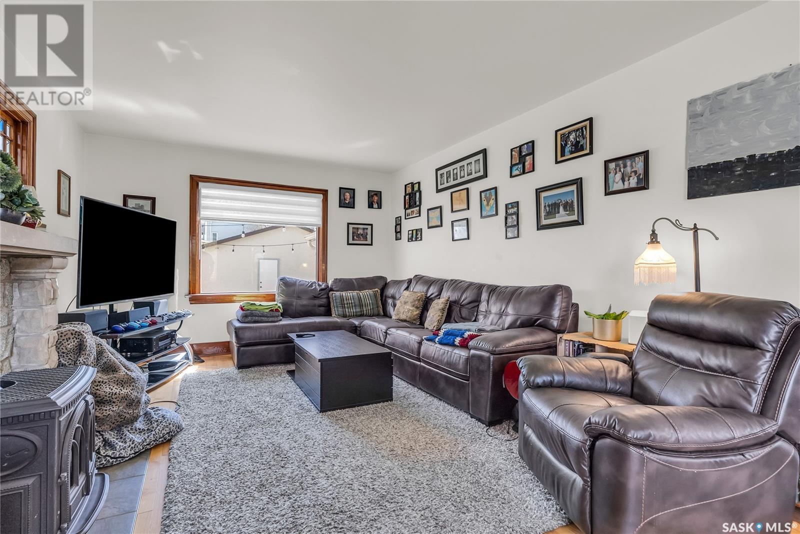 Property at 1306 Victoria AVENUE image 5