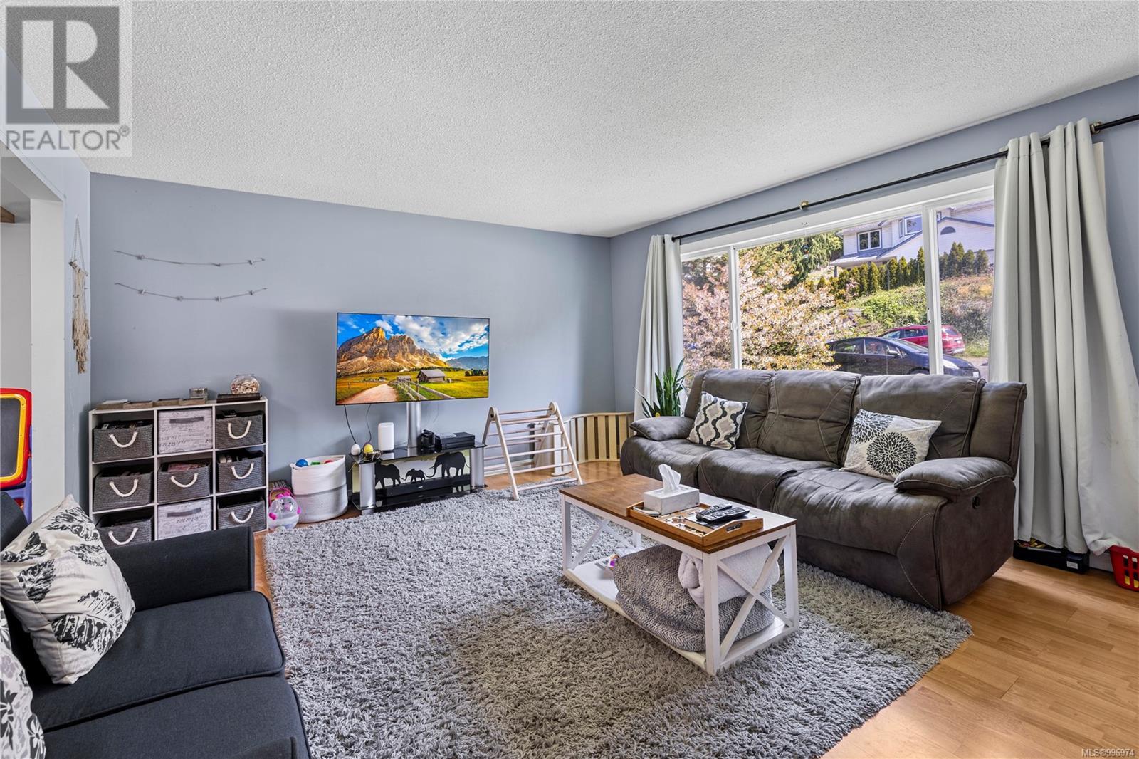 Property at 63 Porter Rd image 4