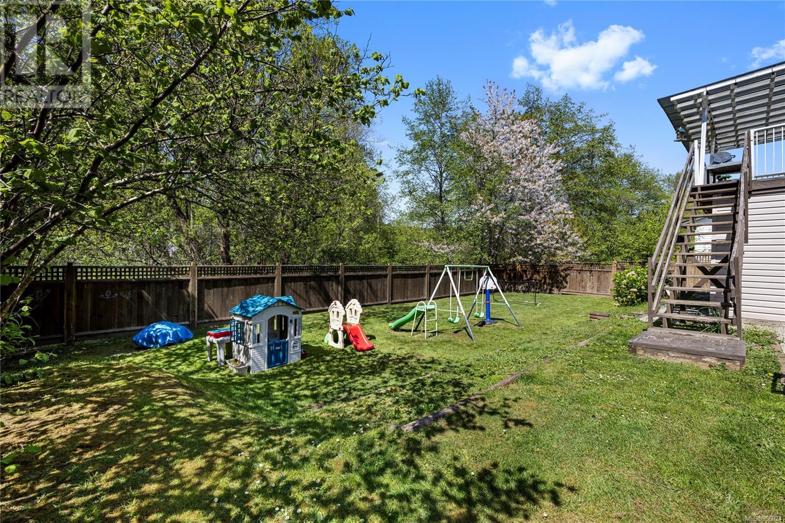 Property at 63 Porter Rd image 3