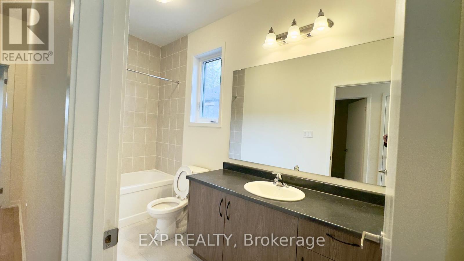 Block 37 Unit 7 - 9 Rumi Court, Vaughan, Ontario  L6A 5E5 - Photo 39 - N12117214