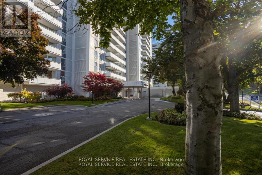 Property at 1008 - 10 PARKWAY FOREST DRIVE image 2